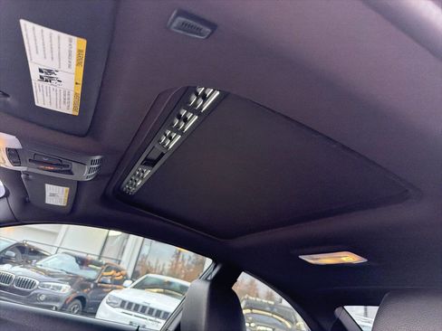 Used 2016 BMW M235i Coupe image 34