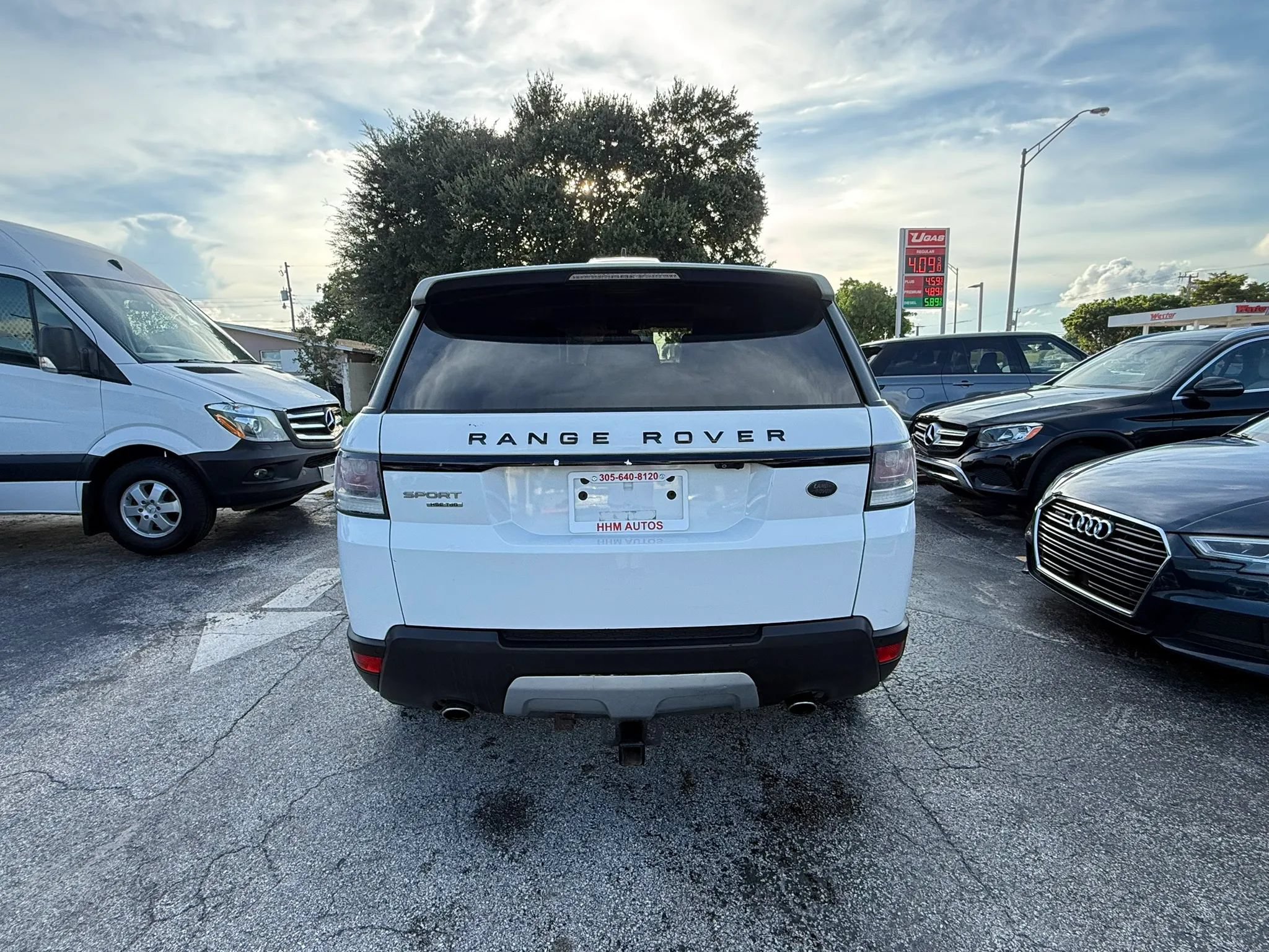 Used 2016 Land Rover Range Rover Sport HSE AWD/4WD image 4