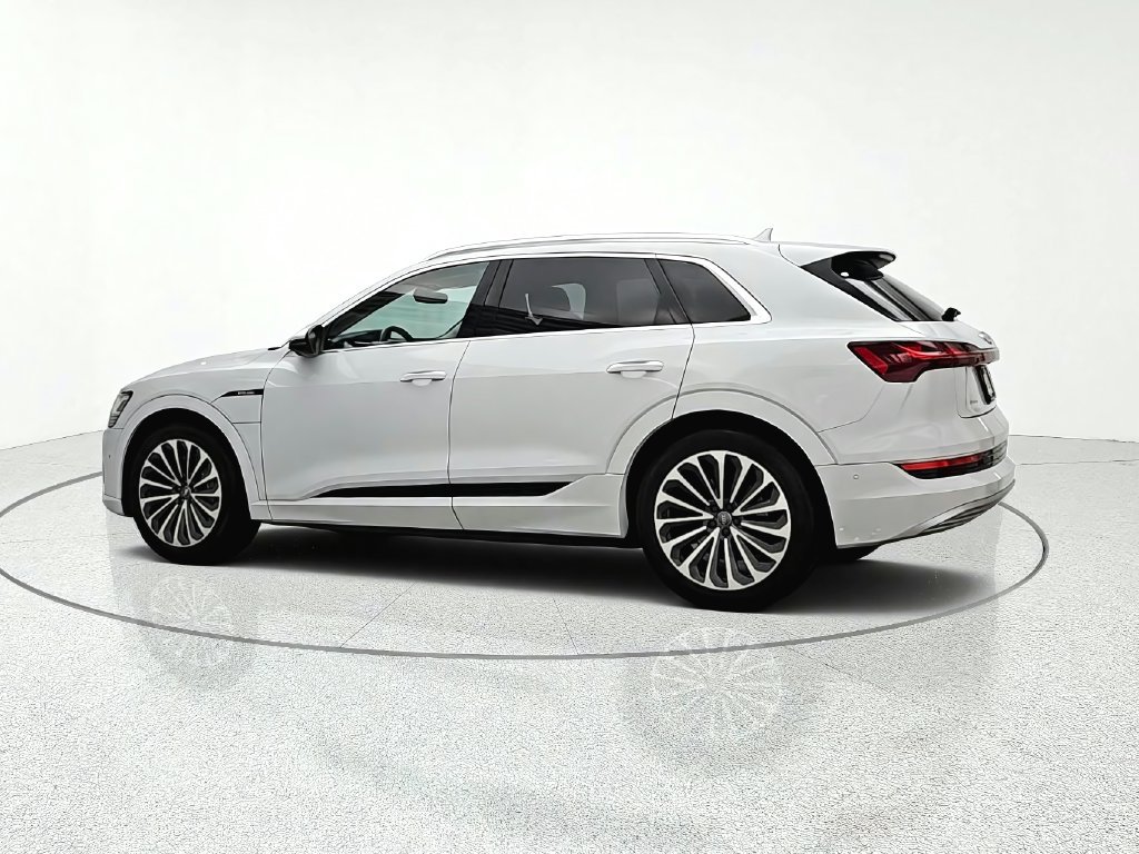 Used 2019 Audi e-tron Prestige w/ Prestige Package AWD/4WD image 4