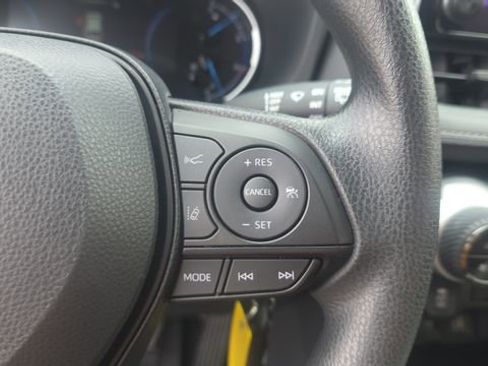 Used 2025 Toyota RAV4 LE AWD/4WD image 23