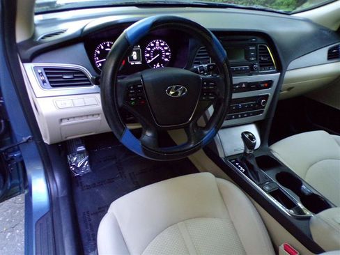 Used 2017 Hyundai Sonata SE FWD image 16