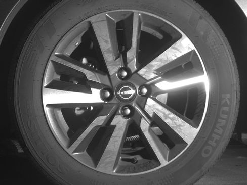 Used 2025 Nissan Versa SV image 12