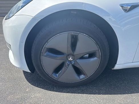Used 2019 Tesla Model 3 Standard Range Plus RWD image 9