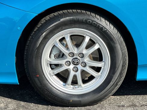 Used 2021 Toyota Prius Prime Limited w/ Carpet Mat Package (TMS) FWD image 27