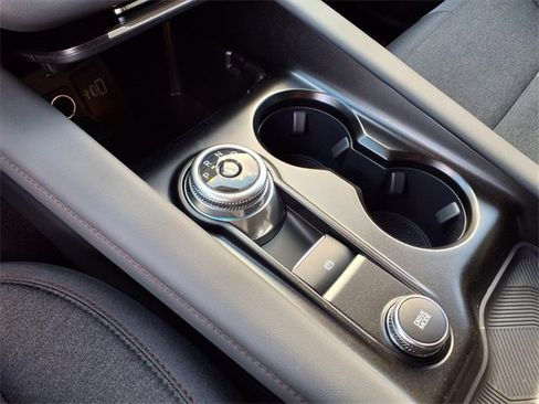 New 2025 Ford Explorer Active image 14