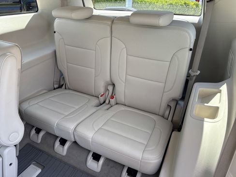 Used 2022 GMC Acadia Denali w/ Denali Technology Package image 16