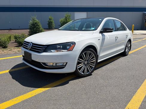 Used 2015 Volkswagen Passat 1.8T Sport FWD image 3
