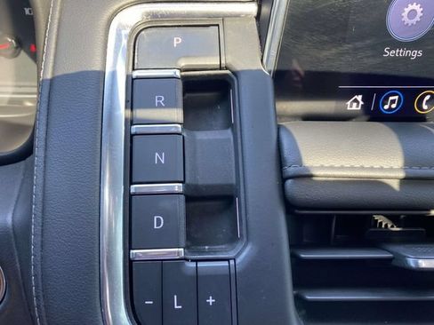 Used 2021 Chevrolet Tahoe LT w/ LT Signature Package RWD image 27