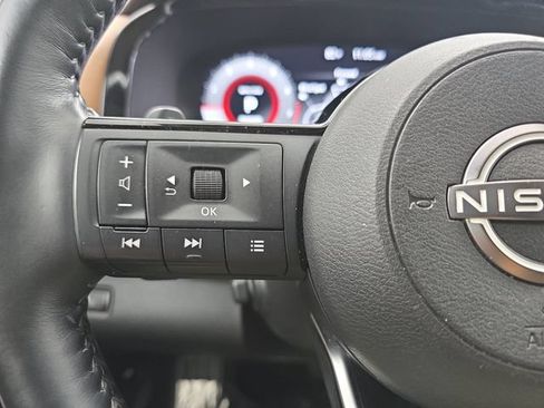 Used 2022 Nissan Pathfinder Platinum w/ Cargo Package FWD image 17