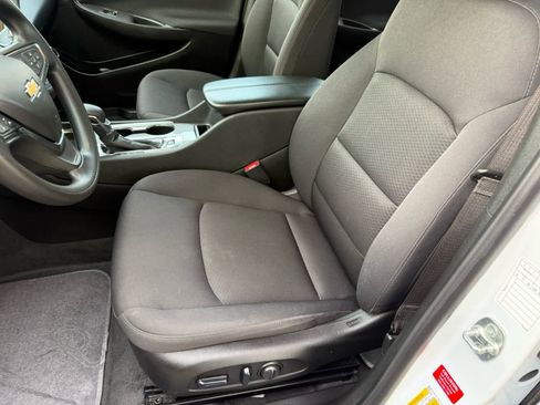 Used 2024 Chevrolet Malibu LT image 4