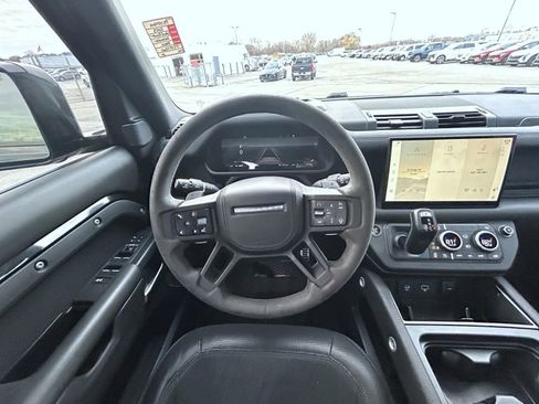 Used 2023 Land Rover Defender 110 V8 image 13