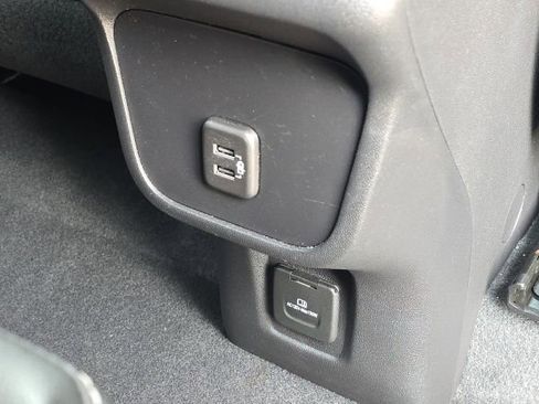 Used 2023 GMC Terrain SLT image 19