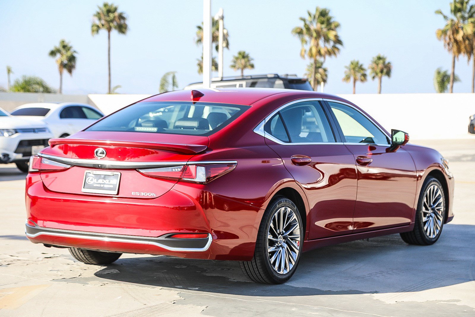 Certified 2024 Lexus ES 300h w/ Accessory Package (Z2) FWD image 7