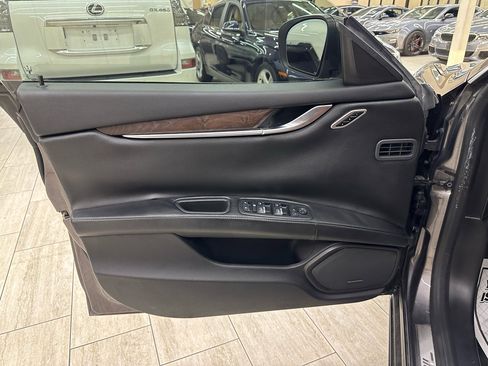 Used 2018 Maserati Ghibli image 14