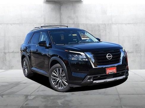 Certified 2025 Nissan Pathfinder SL w/ SL Premium Package AWD/4WD image 2