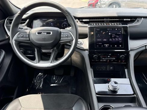 Used 2023 Jeep Grand Cherokee L Laredo AWD/4WD image 8