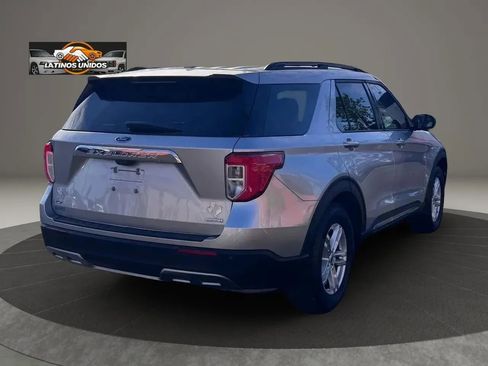 Used 2020 Ford Explorer XLT w/ Equipment Group 202A image 5