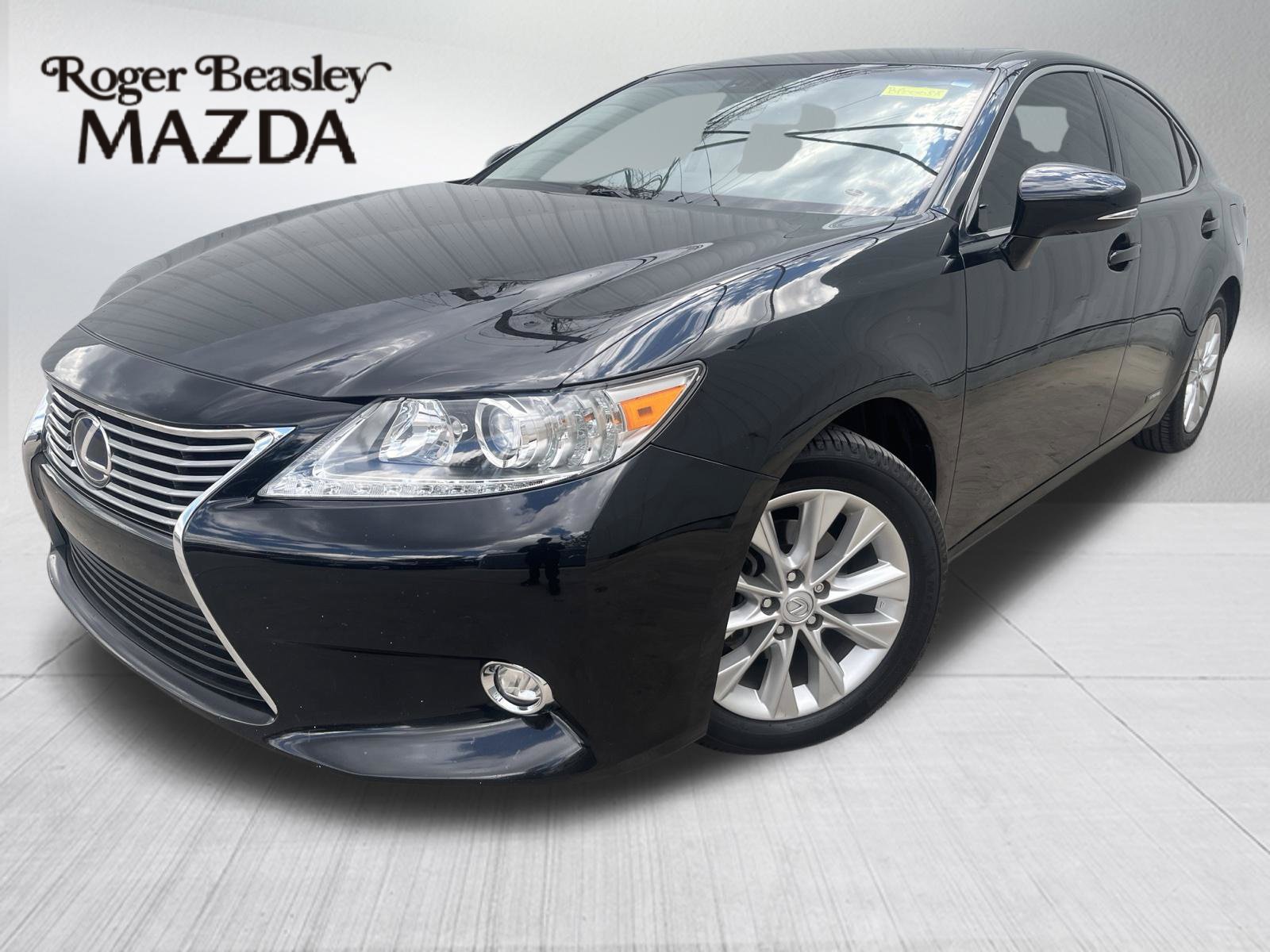 Used 2015 Lexus ES 300h w/ Navigation System Package FWD image 1