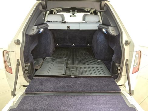 Certified 2019 Rolls-Royce Cullinan image 26