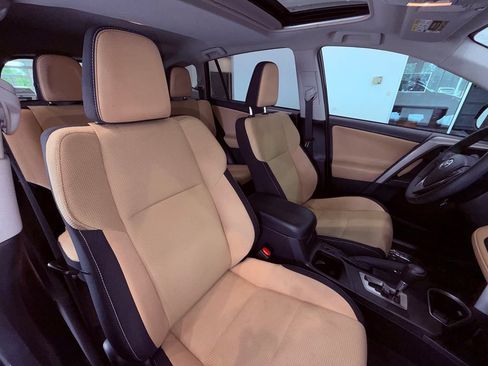 Used 2018 Toyota RAV4 XLE FWD image 9