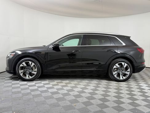 Used 2022 Audi e-tron Premium image 2