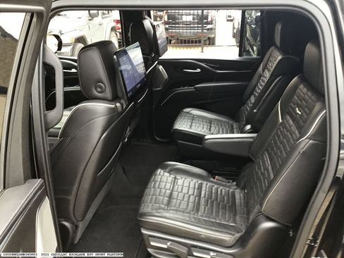 Used 2021 Cadillac Escalade ESV Sport Platinum image 13