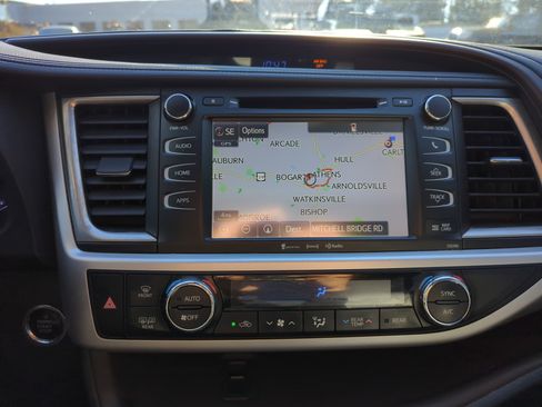 Used 2019 Toyota Highlander FWD V6 image 30