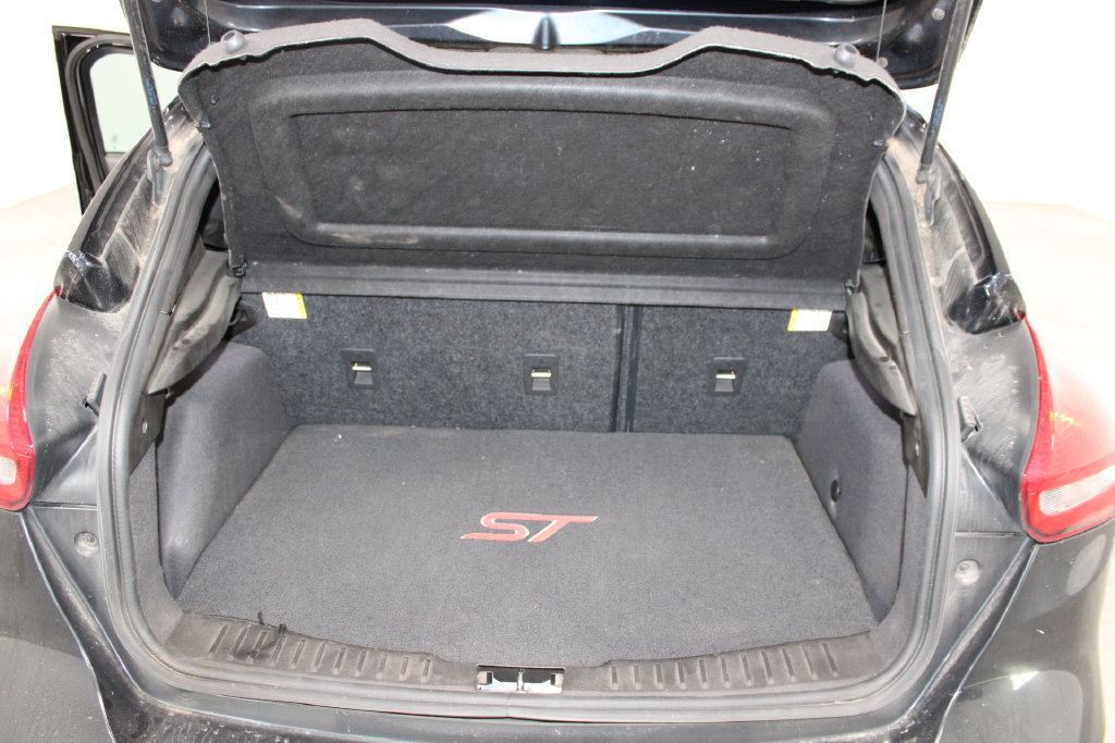 Used 2017 Ford Focus ST FWD image 13