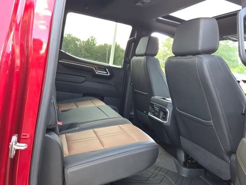 Used 2023 Chevrolet Silverado 1500 High Country w/ High Country Premium Package AWD/4WD image 13