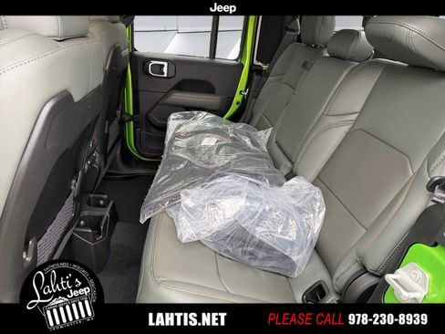 New 2026 Jeep Gladiator Mojave image 11