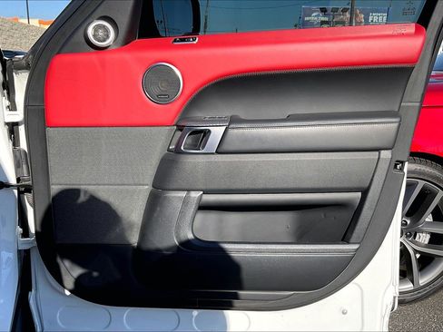 Used 2021 Land Rover Range Rover Sport HST image 21