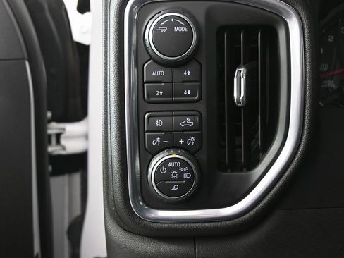 Used 2022 Chevrolet Silverado 1500 LTZ image 24