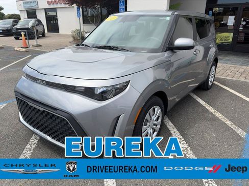 Used 2023 Kia Soul LX FWD image 1