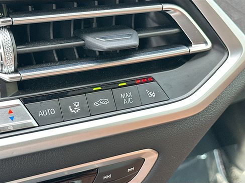 Used 2022 BMW X5 xDrive40i w/ M Sport Package image 20