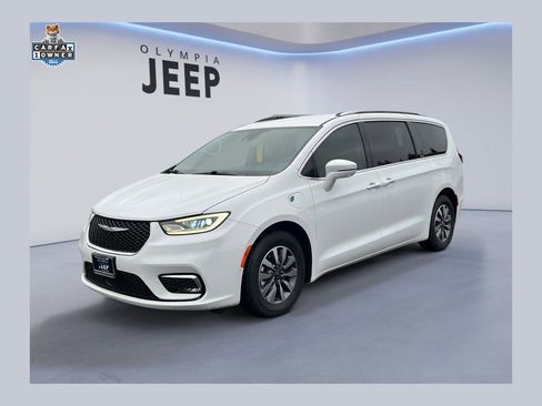 Certified 2021 Chrysler Pacifica Touring-L image 1