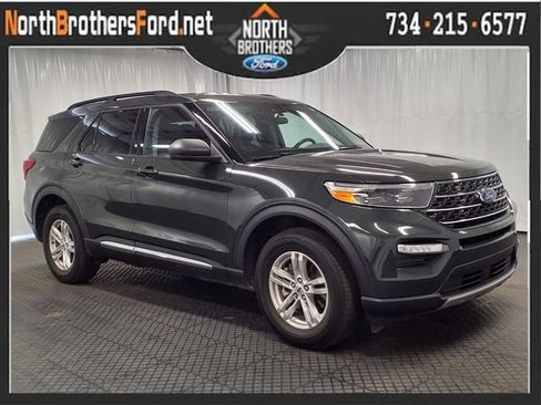Certified 2023 Ford Explorer XLT w/ Equipment Group 202A AWD/4WD image 1
