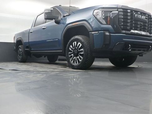 Used 2024 GMC Sierra 2500 Denali Ultimate AWD/4WD image 48