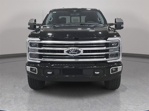 Used 2024 Ford F250 Limited w/ FX4 Off-Road Package image 3