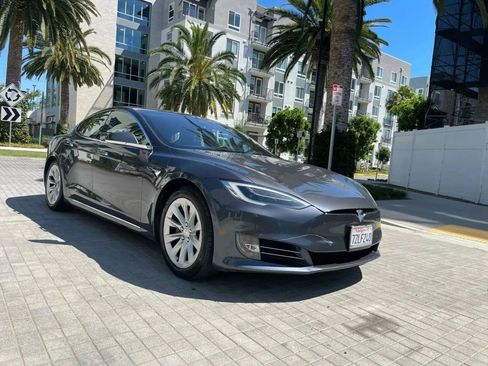 Used 2020 Tesla Model S Long Range AWD/4WD image 5