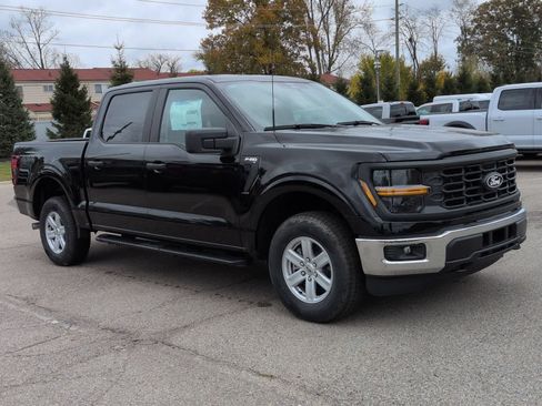 Used 2025 Ford F150 XL w/ Equipment Group 103A High AWD/4WD image 2