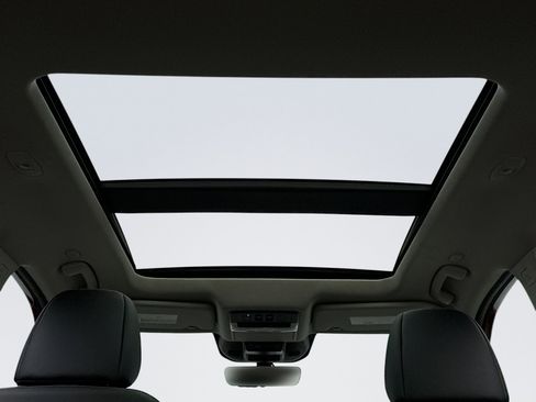 Used 2023 Nissan Rogue SL w/ SL Premium Package image 19