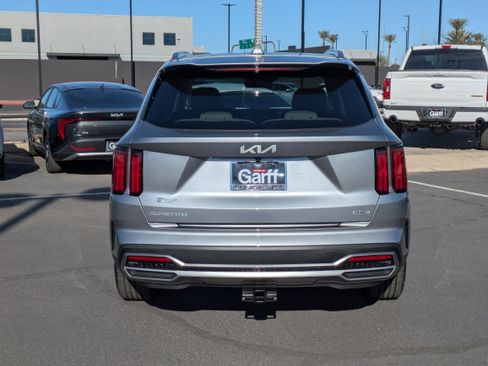 Certified 2023 Kia Sorento SX Prestige image 4