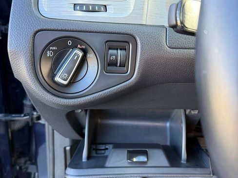 Used 2016 Volkswagen Golf SE w/ Lighting Package image 27