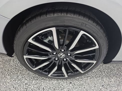Used 2024 Honda Accord Touring image 12