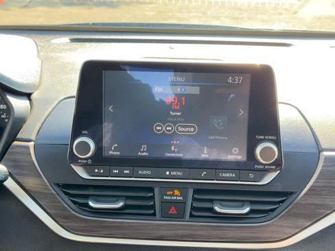 Used 2024 Nissan Altima 2.5 SV FWD image 49