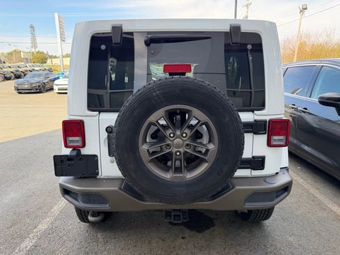 Used 2017 Jeep Wrangler Unlimited Sahara image 4