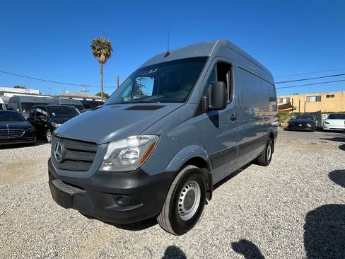 Used 2018 Mercedes-Benz Sprinter 2500 image 1