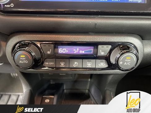 Used 2023 Nissan Kicks SR w/ SR Premium Package FWD image 24