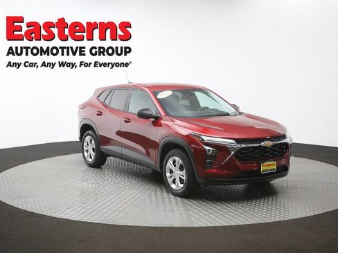 Used 2024 Chevrolet Trax LS FWD image 49