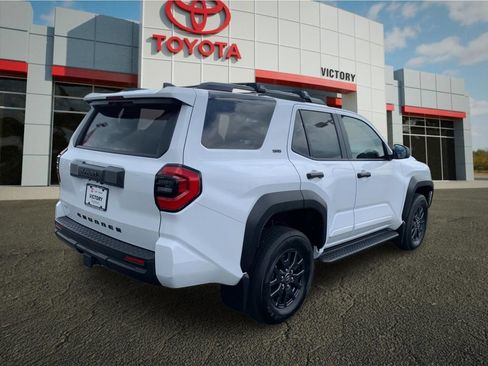 New 2026 Toyota 4Runner SR5 AWD/4WD image 3